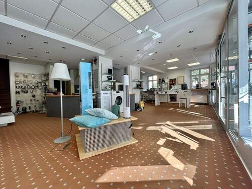 Erdgeschoss: Gewerbefläche - 