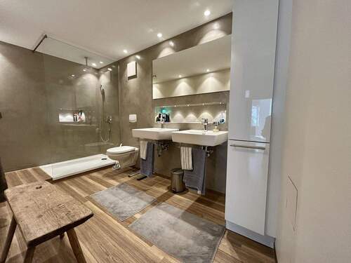 1. Obergeschoss: En Suite Bad - 