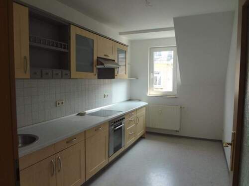 Küche - Helle 2-Zimmer-DG-Whg. mit Einbauküche und großem Balkon mit tollem Blick