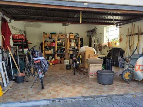 Garage - 