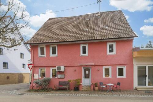 Straßenansicht - Ihre Chance; Wohnen und Arbeiten zu vereinen!