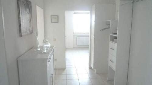 Ansicht Flur - schöne helle Wohnung mit Bergblick, gut vermietet, sehr gepflegt