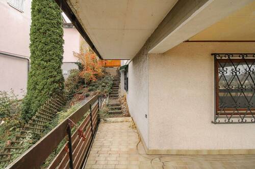 Zugang Carport von Terrasse - 