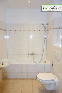 Bad mit Wanne - 