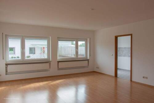 Wohnzimmer - Terrassenwohnung mit 96,30 m² in Hohenbrunn zur Miete