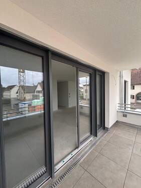 Moderner Balkon mit Aussicht - 3 Zimmer Etagenwohnung zur Miete in Weil am Rhein