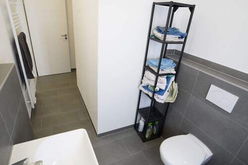 eines der Badezimmer Hohnstraße (2) - 