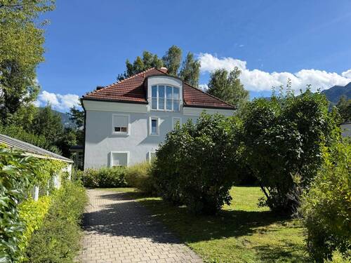 Hausansicht - 2 Zimmer Etagenwohnung zum Kaufen in Bad Reichenhall
