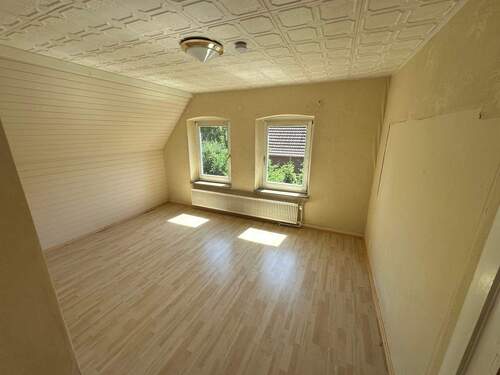 Zimmer ca. 13m² DG - 