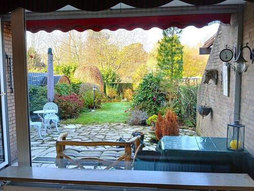 Wohnzimmerblick in den Garten - 