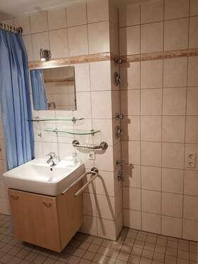 Badezimmer inkl. Unterschrank - 