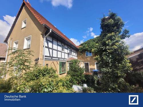 Hausfront - Ihr Start ins Eigenheim - 75.000,00&nbsp;EUR Kaufpreis, ca.&nbsp; 120,00&nbsp;m&sup2;&nbsp;Wohnfl&auml;che