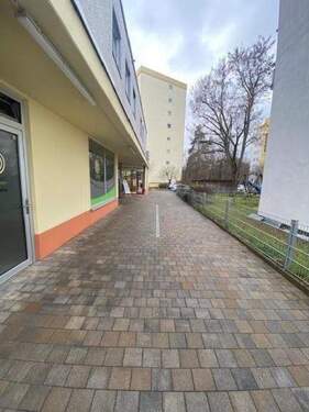 Einfahrt oder Zugangbereich - 