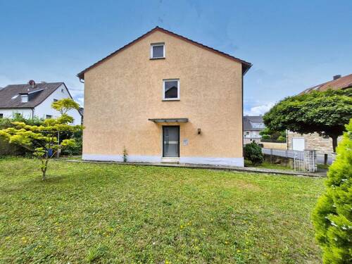 Giebelseite links, mit Hauseingang, #123456 - 