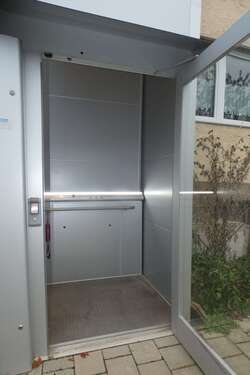 Aufzug (Zugang vom Innenhof) - 