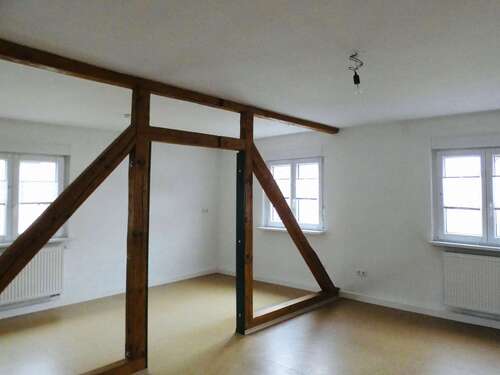 Wohn- und Essbereich (Foto 2) - Etagenwohnung mit 111,80 m&sup2; in Asselfingen zum Kaufen