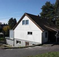 Sonniges und großzügiges Einfamilienhaus in ruhiger Ortslage - Berthelsdorf