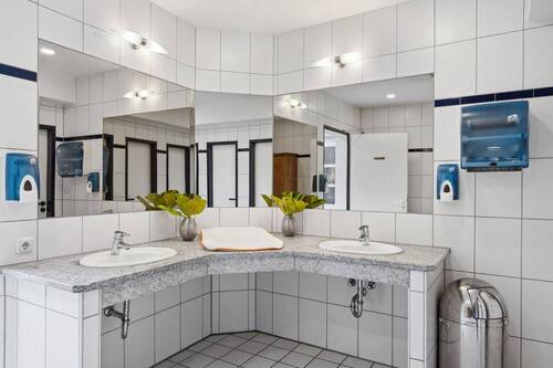 Neue WC-Anlagen - 
