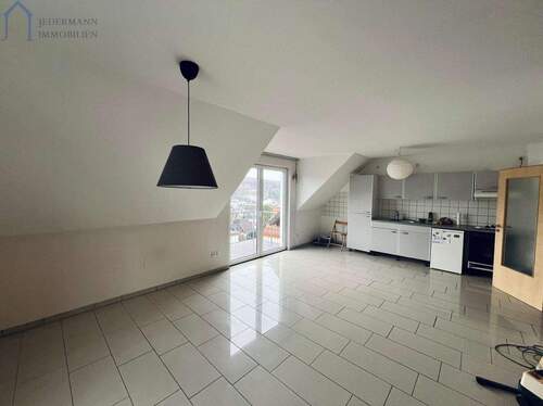 Bild 1 - Lichtdurchflutete 3-Zimmer-Wohnung mit großem Wohn-Essbereich in Helsa