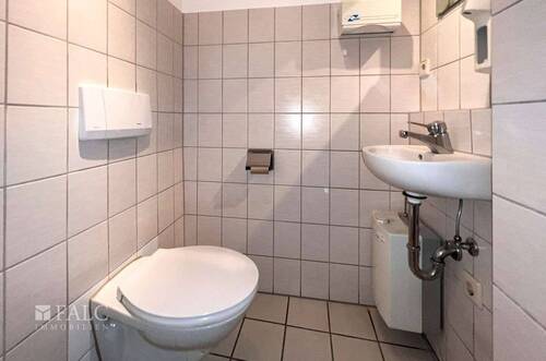 WC - 