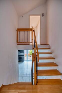 Treppenhaus (EG <-> DG) - 