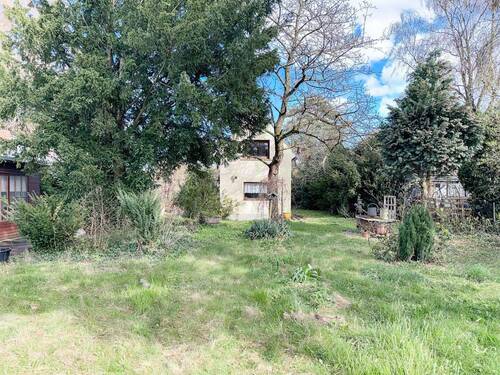 Gartenfläche - Mehrfamilienhaus, Wohnhaus mit 18,00 m&sup2; in Hannover zum Kaufen