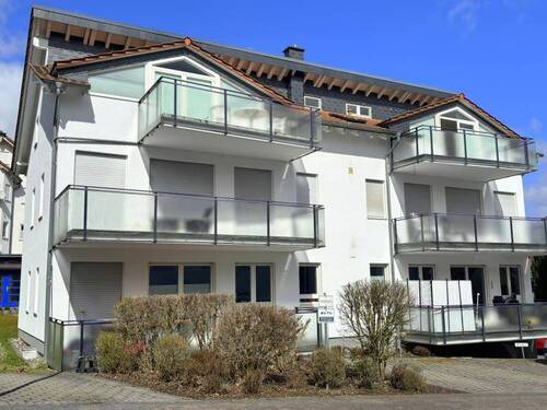 Frontansicht - Top gepflegtes Mehrfamilienhaus (7 Wohneinheiten, voll vermietet) in bester Lage von Westerburg