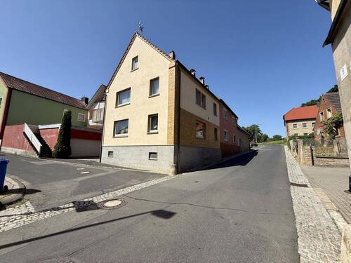 Ansicht-Nordost - 6 Zimmer Doppelhaushälfte zum Kaufen in Marktbreit