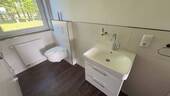 Modernes Bad mit Tageslicht - 