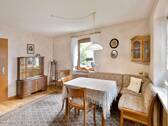 Separates Esszimmer mit viel Platz - 6 Zimmer Einfamilienhaus in Neckartenzlingen