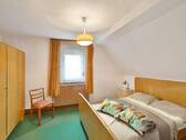 Helles Kinderzimmer - 