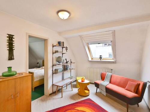 Praktisches, helles Wohnzimmer - 