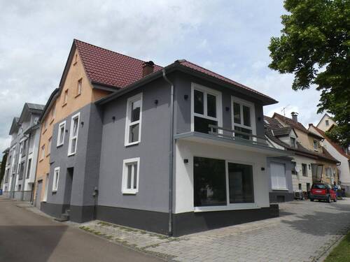 Ansicht Straße / Nebeneingang - 