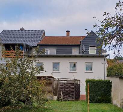Rückseite mit Terrasse und Garten - 2 FHS mit großer Saunalandschaft im UG, Garage, Stellplätzen, Garten und Terrasse, in St. Ingbert-Rohrbach