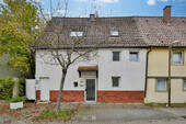 Straßenansicht - Sanierungsbedürftiges Einfamilienhaus mit Potenzial und Charme!