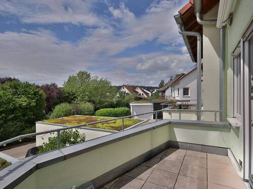 Schöner Balkon - Ihr neuer Lebensmittelpunkt: Reihenmittelhaus mit Terrasse, Balkon und Garage