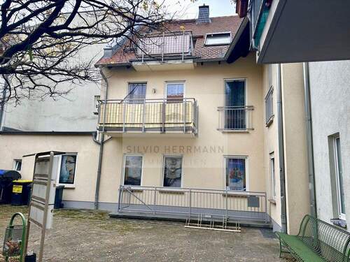 Innenhof und Kellereingang - 