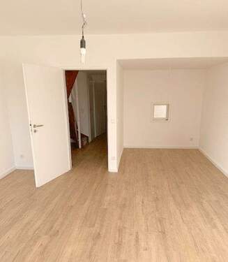 Wohnzimmer - Eßecke - 3 Zimmer Etagenwohnung in Düsseldorf