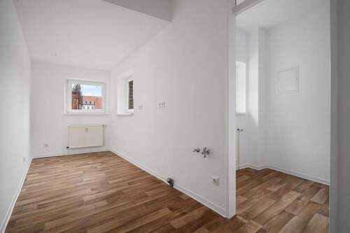 Blick in Küche und Büro - 