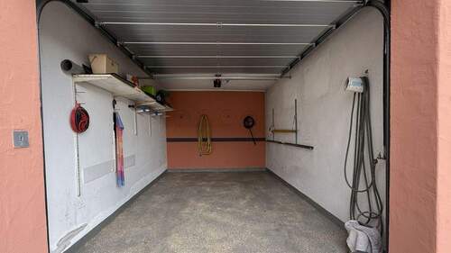 Garage 2 - 