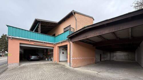 Garagen und Halle - 