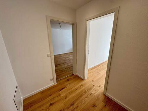 Flur - Etagenwohnung mit 79,00 m&sup2; in Köln zum Kaufen