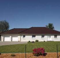 Bungalow mit Doppelgarage in Böel