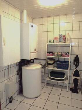Heizraum mit Brennwertkessel - 