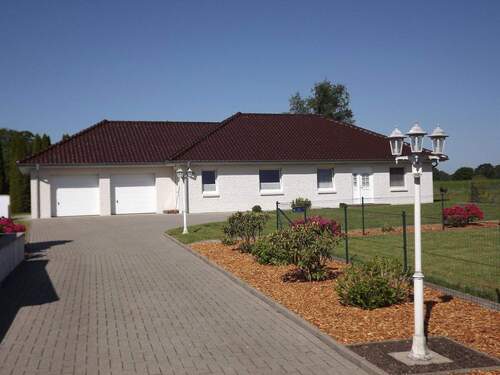 Hofzufahrt - 6 Zimmer Bungalow zum Kaufen in Böel