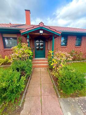 Hauseingang - 4 Zimmer Einfamilienhaus zum Kaufen in Bastorf OT Zweedorf