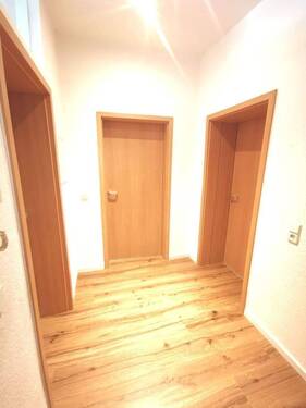 Flur - 3 Zimmer Etagenwohnung zur Miete in Chemnitz