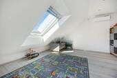 Kinderzimmer im Dachgeschoss - 