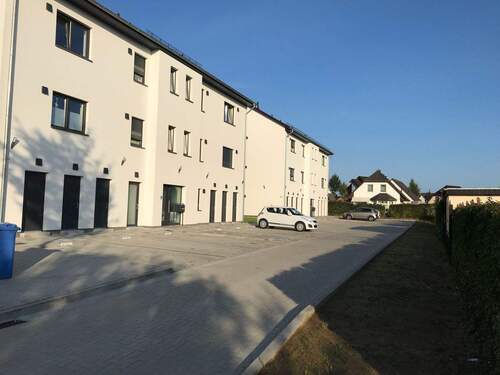 Parkplätze - 3 Zimmer Etagenwohnung zur Miete in Stralsund