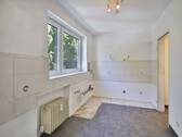 Separate, helle Küche - 3 Zimmer Etagenwohnung in Böblingen
